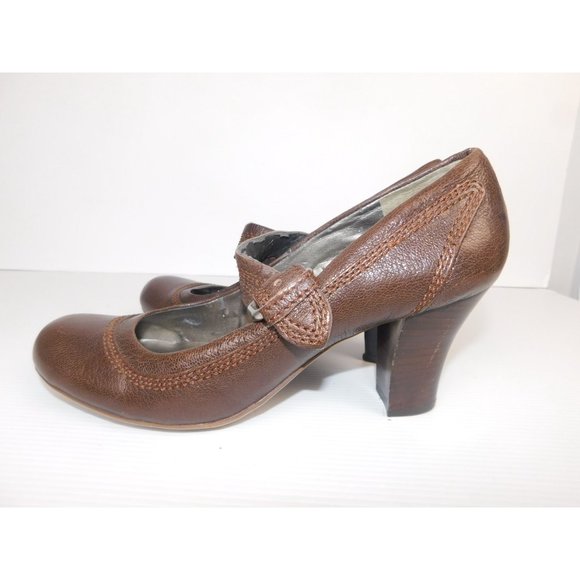 Naturalizer Brown Leather MaryJane 3.5" Heel Wide Strap Siver Buckle Shoe 10M - Picture 3 of 8